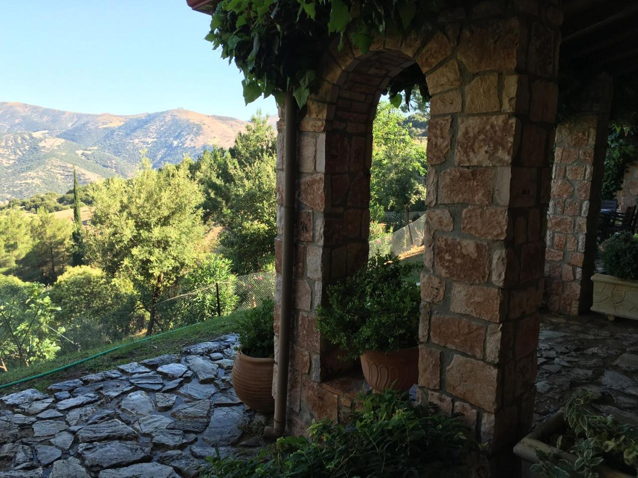Aphrodite'S Inn Kalavrita Kültér fotó
